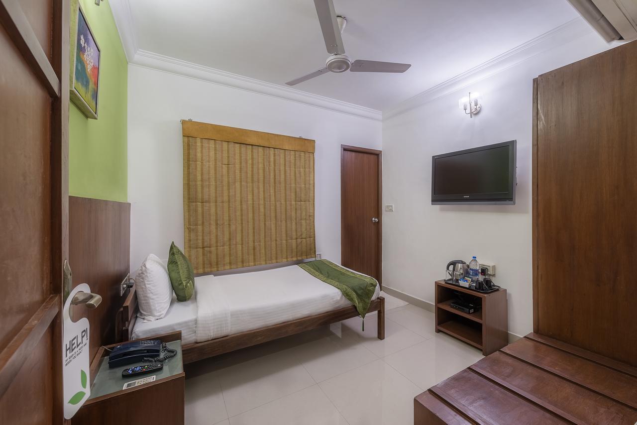 Treebo Angson Hotel Chennai Exterior photo